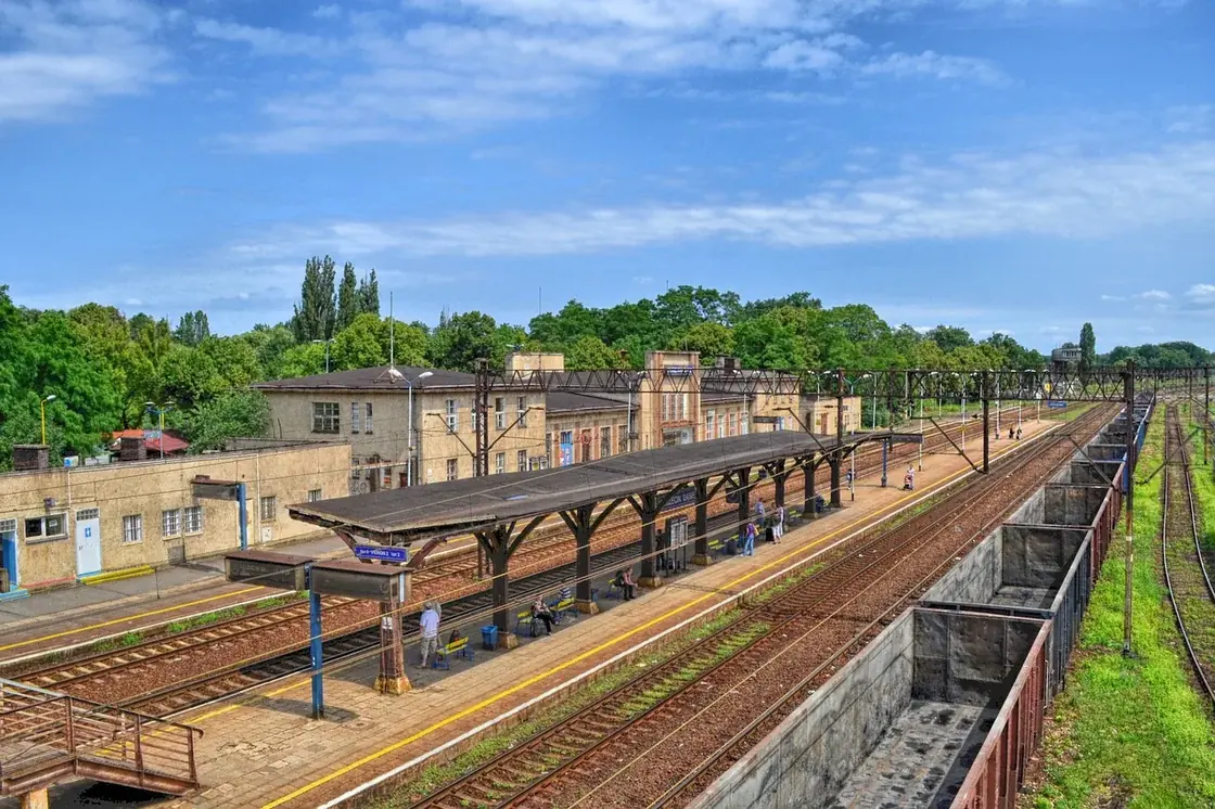 Railway platforms and tracks in Poland