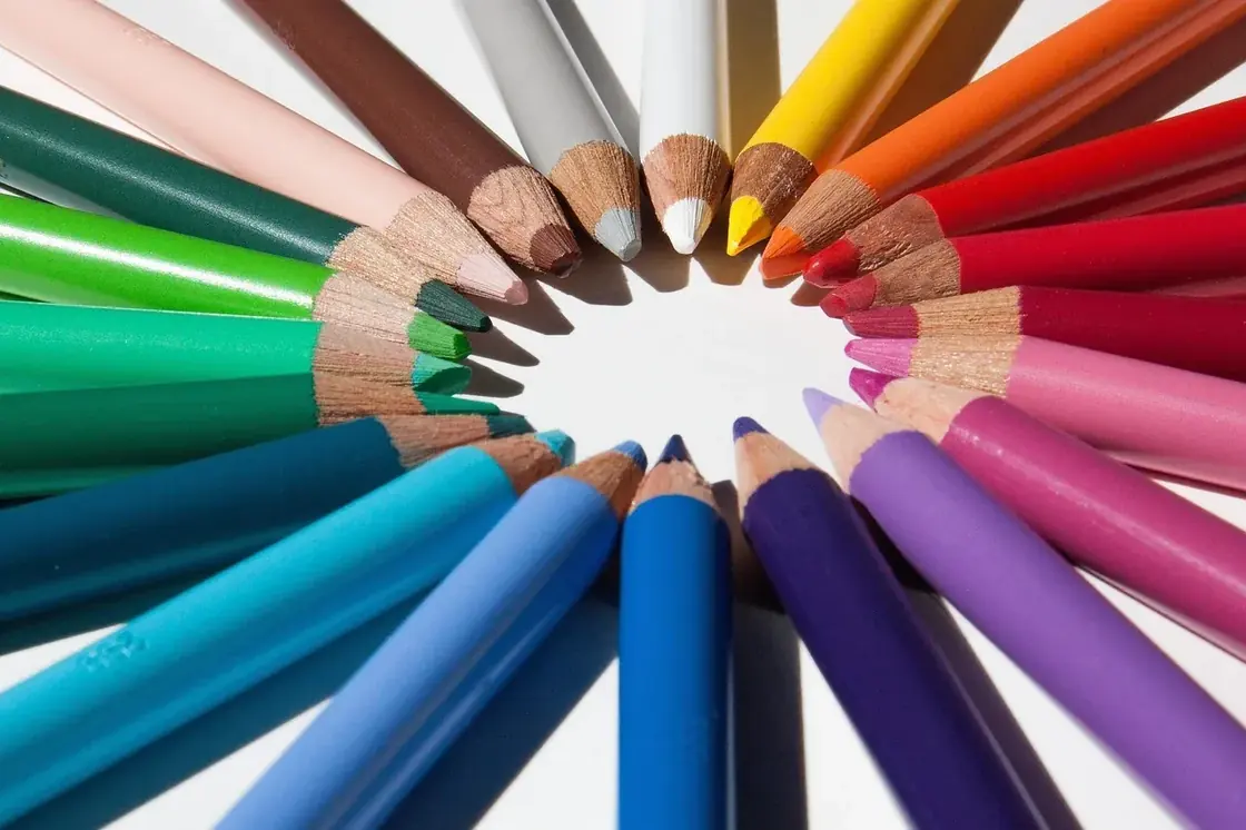 A circle of coloured pencils